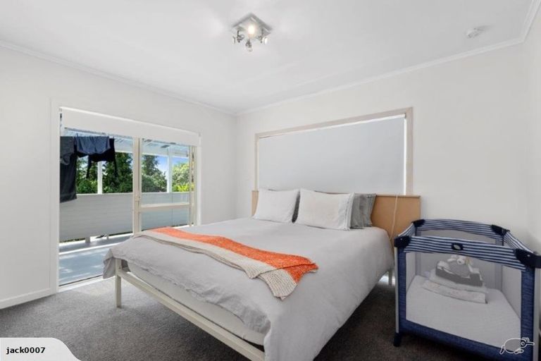 Photo of property in 41 Pohutukawa Avenue, Red Beach, 0932