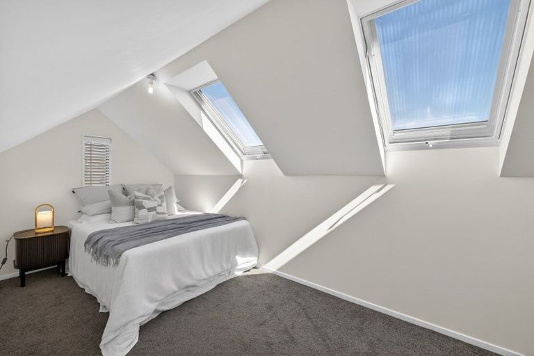 Photo of property in 25 Lookaway Place, Huntsbury, Christchurch, 8022