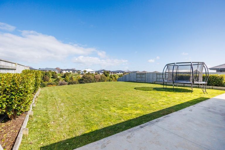 Photo of property in 29 Sardinia Grove, Fitzherbert, Palmerston North, 4410