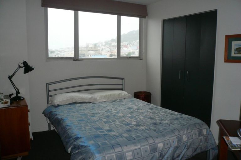 Photo of property in Grandstand Apartments, 8/80 Kent Terrace, Mount Victoria, Wellington, 6011