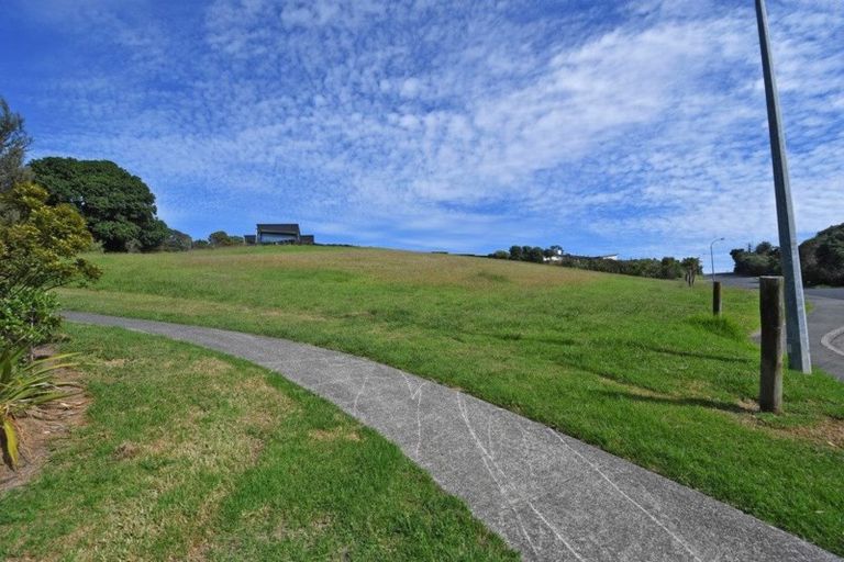 Photo of property in 42 Wonderview Road, Leigh, 0985