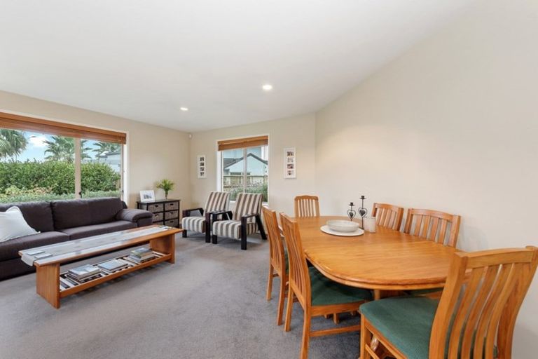 Photo of property in 8 Nielsen Gardens, Rototuna, Hamilton, 3210