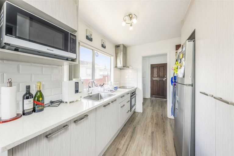 Photo of property in 3 Carter Place, Manurewa, Auckland, 2102