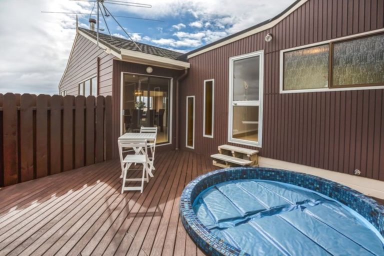 Photo of property in 19 Mercury Way, Whitby, Porirua, 5024