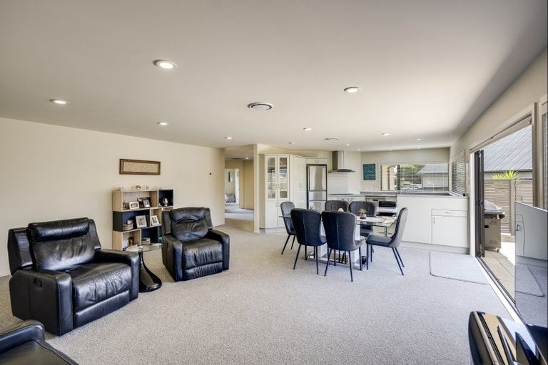 Photo of property in 8 Hanna Place, Havelock North, 4130