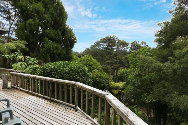 Photo of property in 64 Mountain Road, Henderson Valley, Auckland, 0612