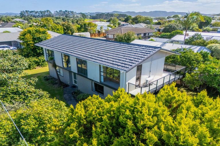 Photo of property in 1 Shearwater Street, One Tree Point, 0118