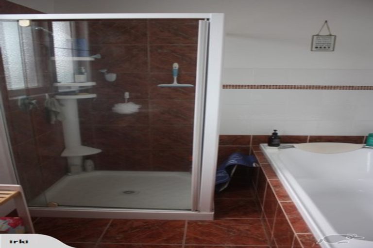 Photo of property in 48 Cutfield Road, New Plymouth, 4310