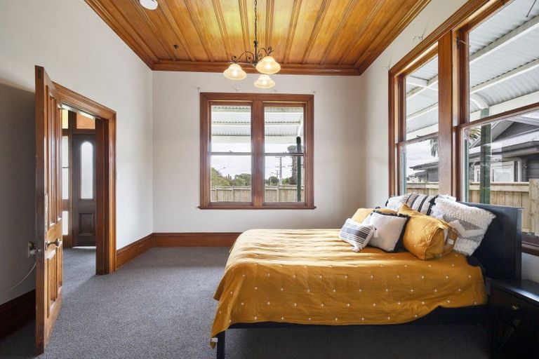 Photo of property in 66 Bridge Street, Bulls, 4818