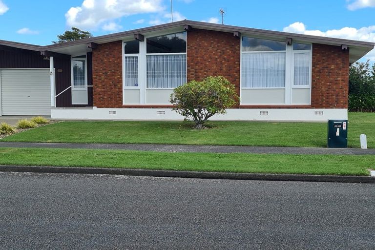 Photo of property in 2 Drury Street, Cloverlea, Palmerston North, 4412