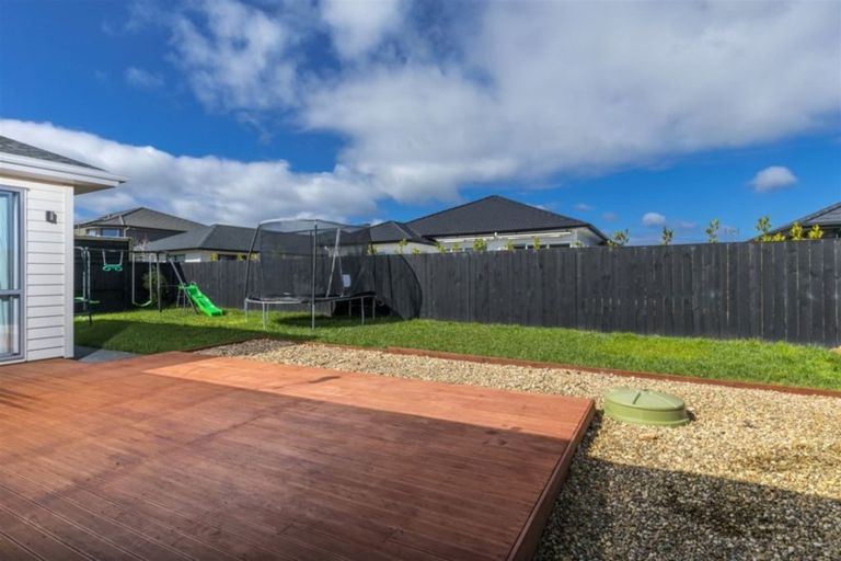 Photo of property in 15 Fruitlands Road, Kumeu, 0810
