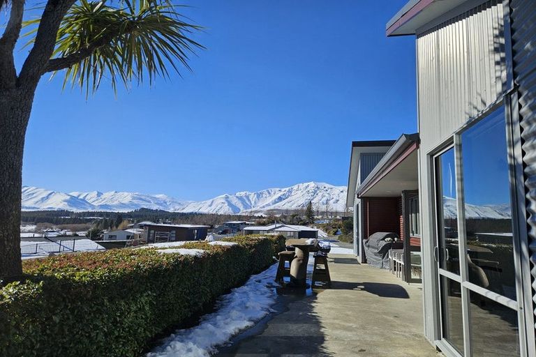 Photo of property in 12 O'neill Place, Lake Tekapo, 7999