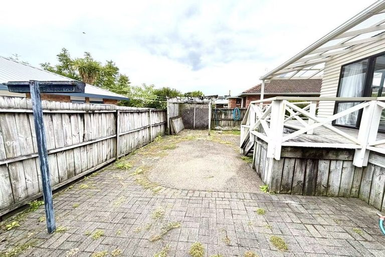 Photo of property in 47 Sturges Road, Henderson, Auckland, 0612