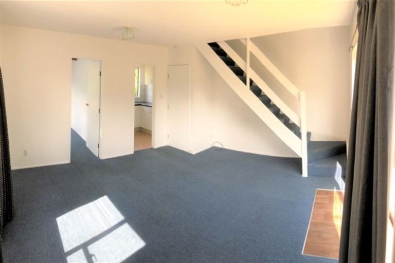 Photo of property in 33b Sunhaven Drive, Newlands, Wellington, 6037