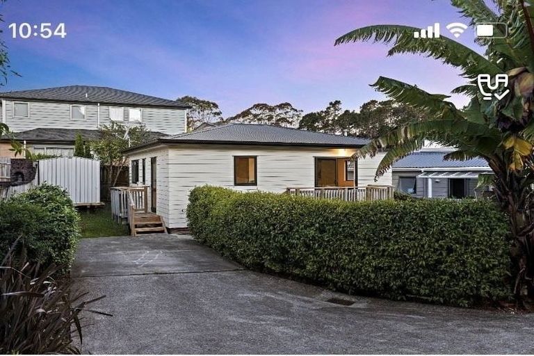 Photo of property in 56 Zita Maria Drive, Massey, Auckland, 0614