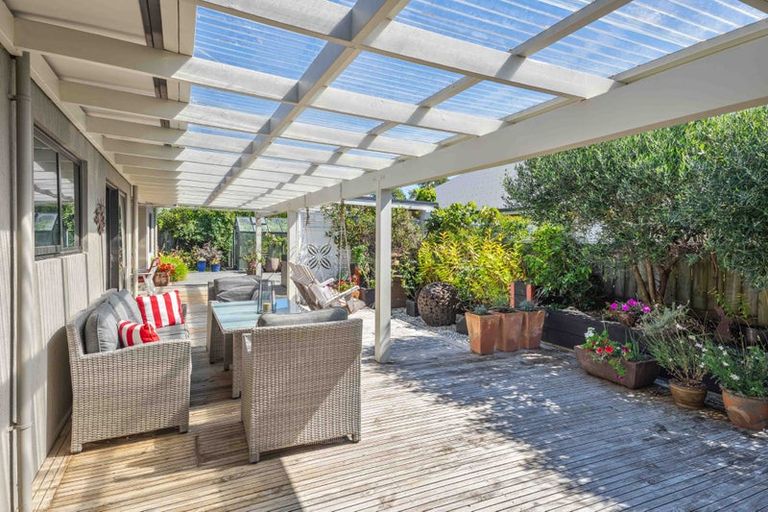 Photo of property in 4 Barbaras Way, Waikanae Beach, Waikanae, 5036