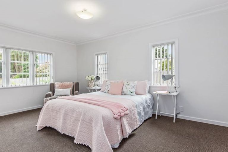 Photo of property in 22 Vine Street, Mangere East, Auckland, 2024