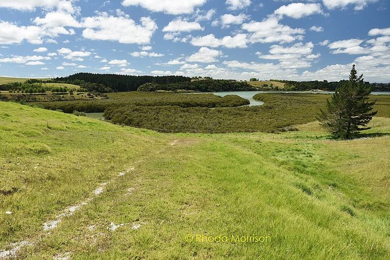 Photo of property in 1 Matahehe Lane, Tinopai, 0593