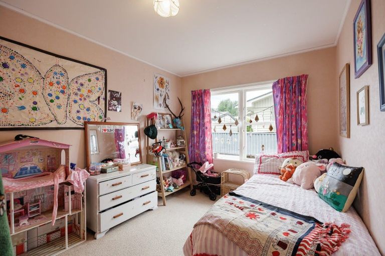 Photo of property in 18 Pembroke Street, Taradale, Napier, 4112
