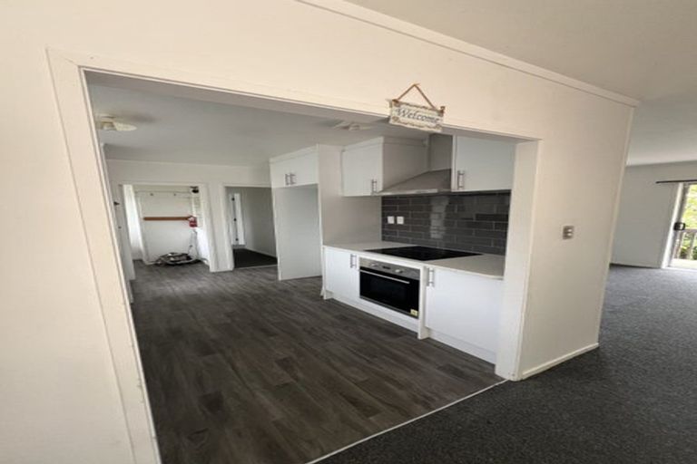 Photo of property in 38 Neal Avenue, Glenfield, Auckland, 0629