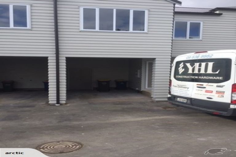 Photo of property in 5/30 John Jennings Drive, Oteha, Auckland, 0632