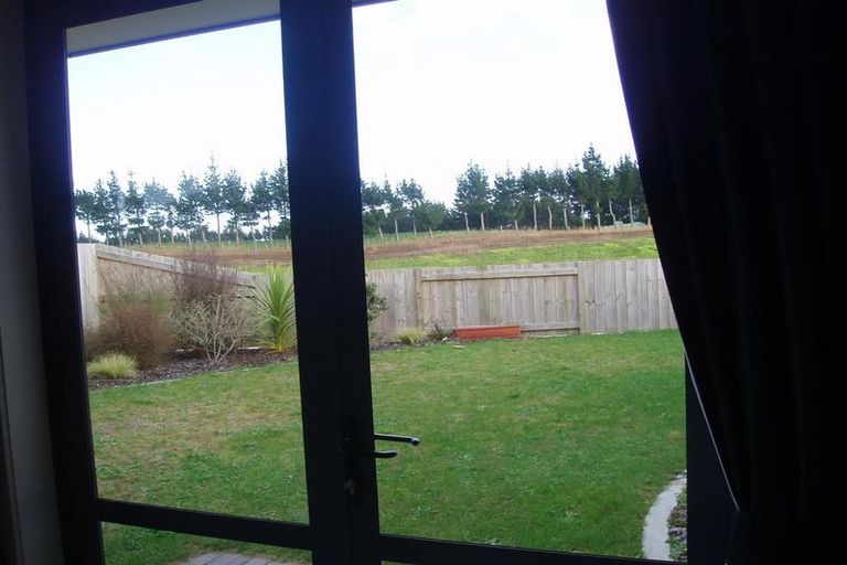 Photo of property in 64 Gibson Place, Papamoa Beach, Papamoa, 3118