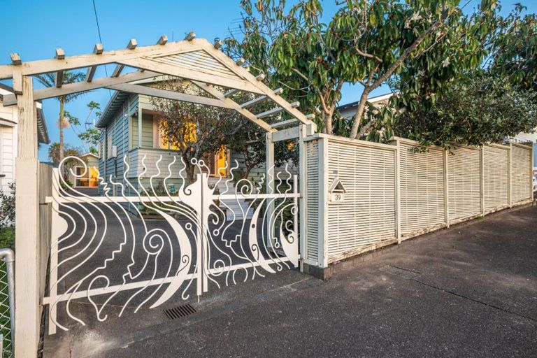 Photo of property in 39 Warwick Avenue, Westmere, Auckland, 1022
