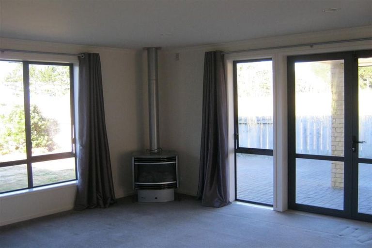 Photo of property in 64 Gibson Place, Papamoa Beach, Papamoa, 3118