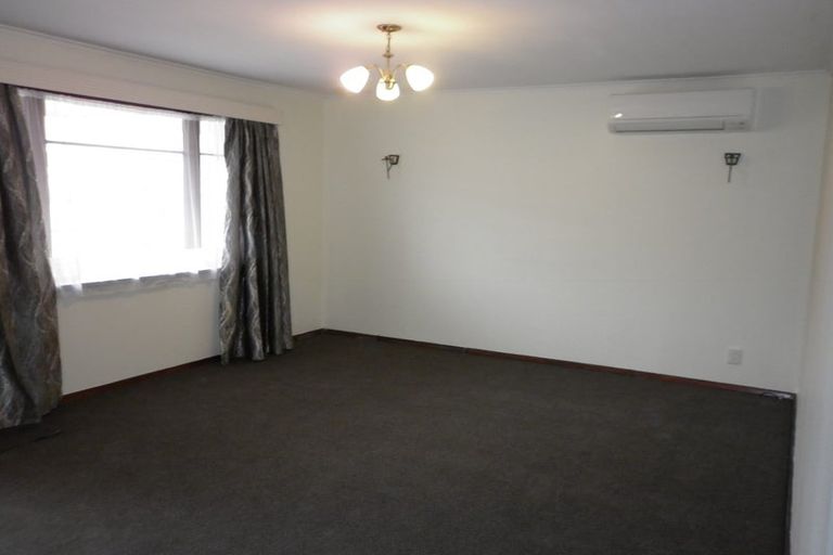 Photo of property in 43 Totara Park Road, Clouston Park, Upper Hutt, 5018