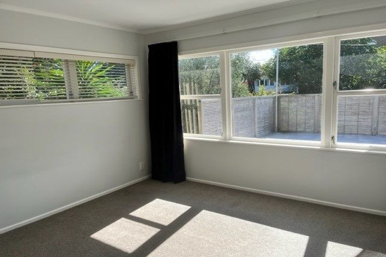 Photo of property in 7 Seymour Road, Mellons Bay, Auckland, 2014