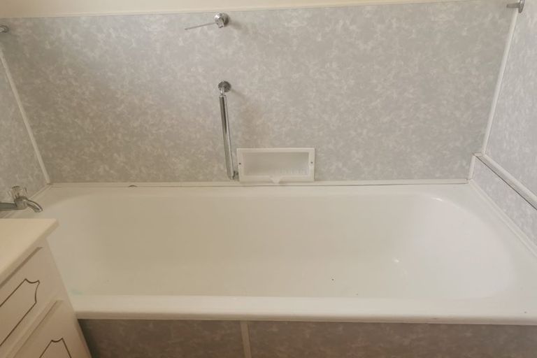 Photo of property in 42 Gibbons Street, Upper Hutt Central, Upper Hutt, 5018