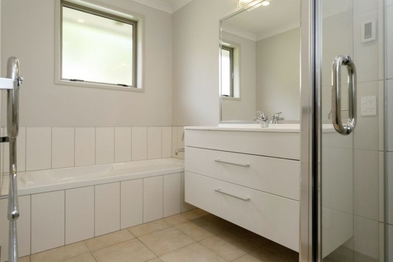 Photo of property in 78 Dalmore Way, Acacia Bay, Taupo, 3385