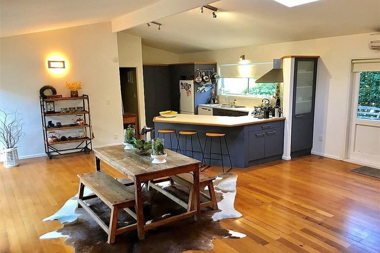 Photo of property in 36 Peter Terrace, Castor Bay, Auckland, 0620