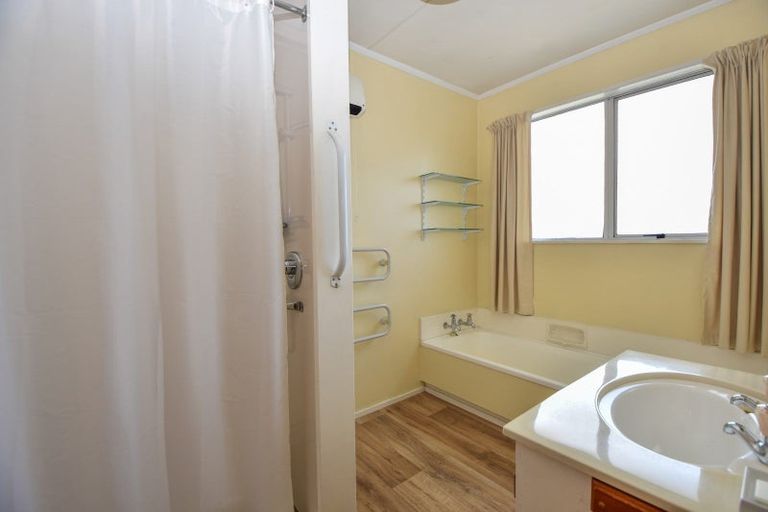 Photo of property in 20 Kupe Drive, Carterton, 5713