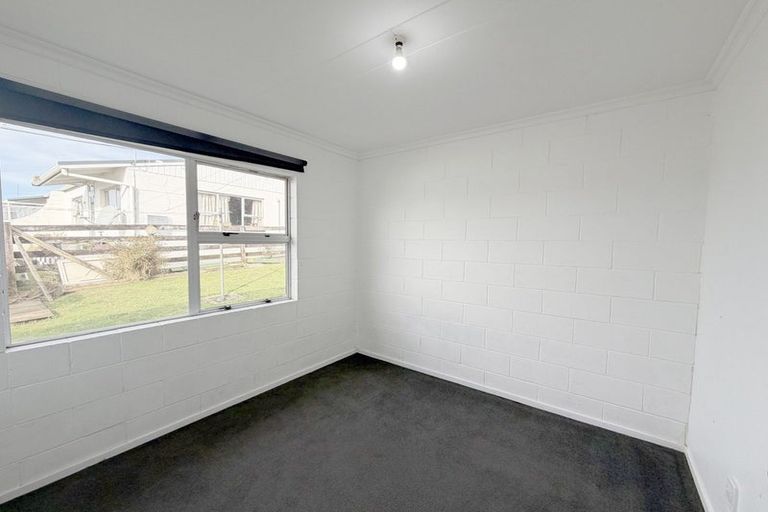 Photo of property in 8a Banks Street, Marfell, New Plymouth, 4310