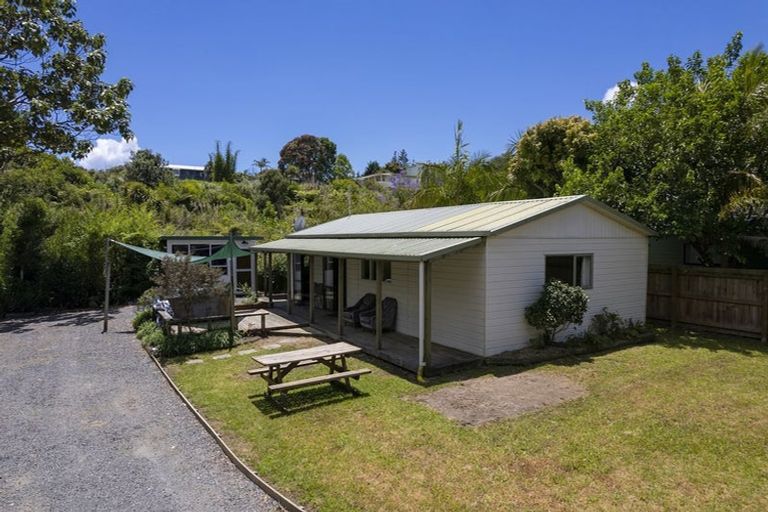 Photo of property in 25 Paradise Road, Coopers Beach, 0420