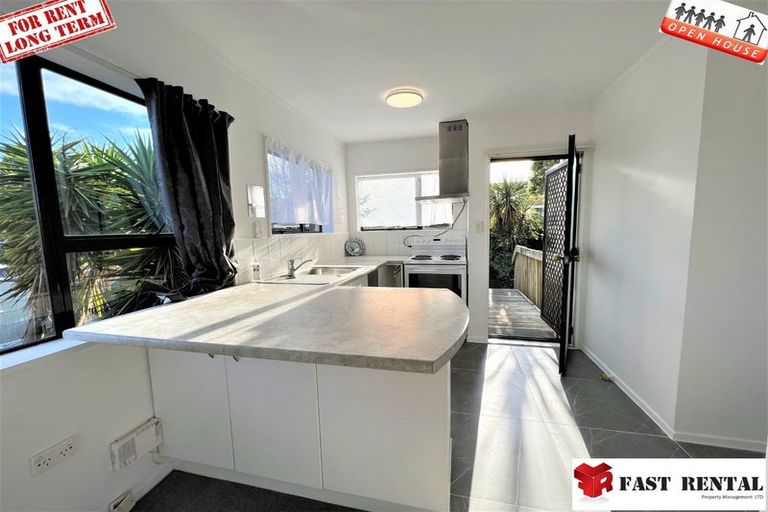 Photo of property in 2/186 Stapleford Crescent, Browns Bay, Auckland, 0630