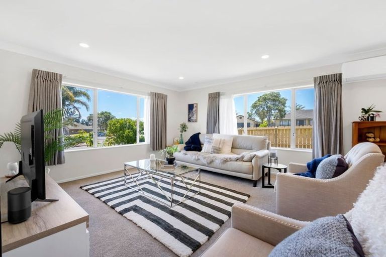 Photo of property in 41 Maghera Drive, East Tamaki Heights, Auckland, 2016