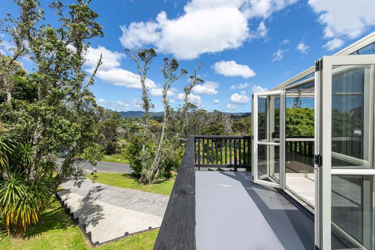 Photo of property in 81 Rangeview Road, Sunnyvale, Auckland, 0612
