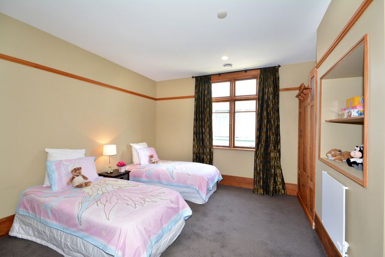 Photo of property in 55 Hargest Crescent, Saint Kilda, Dunedin, 9012