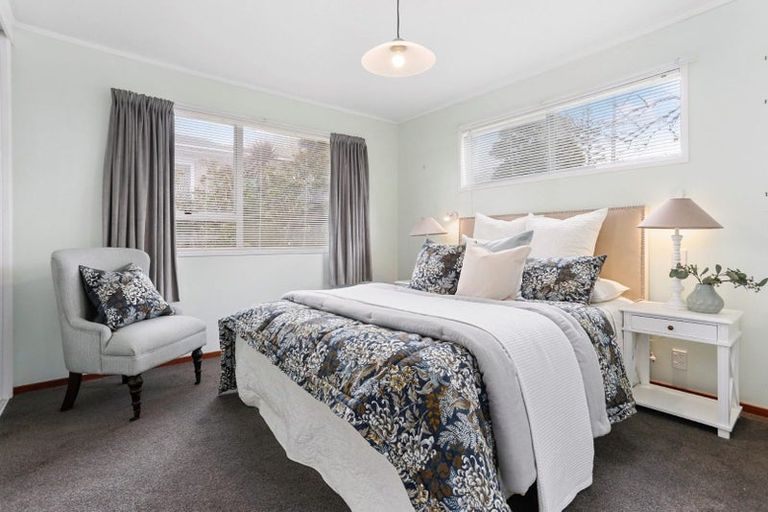 Photo of property in 56 Mirrabooka Avenue, Botany Downs, Auckland, 2010