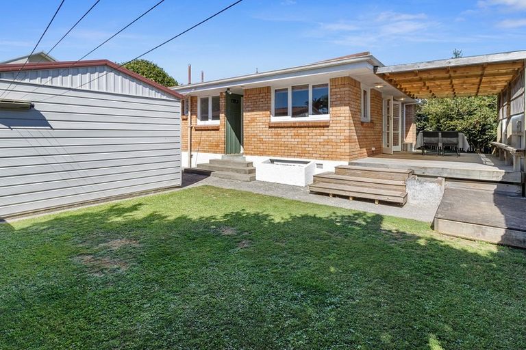 Photo of property in 14 Dover Road, St Andrews, Hamilton, 3200