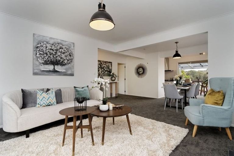 Photo of property in 315 Sturges Road, Henderson Valley, Auckland, 0612