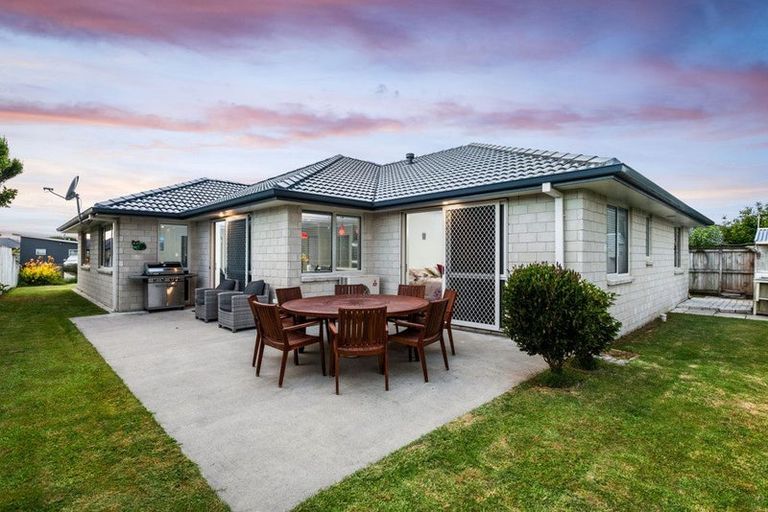 Photo of property in 15 Reel Road, Athenree, Waihi Beach, 3611