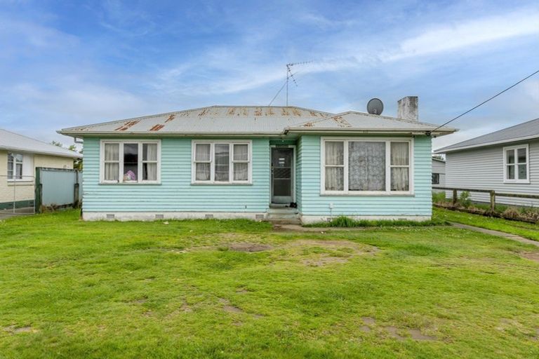 Photo of property in 16 Shamrock Street, Levin, 5510