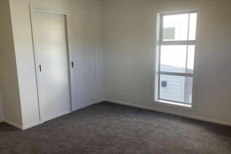 Photo of property in 21 Mcgrath Way, Taita, Lower Hutt, 5011