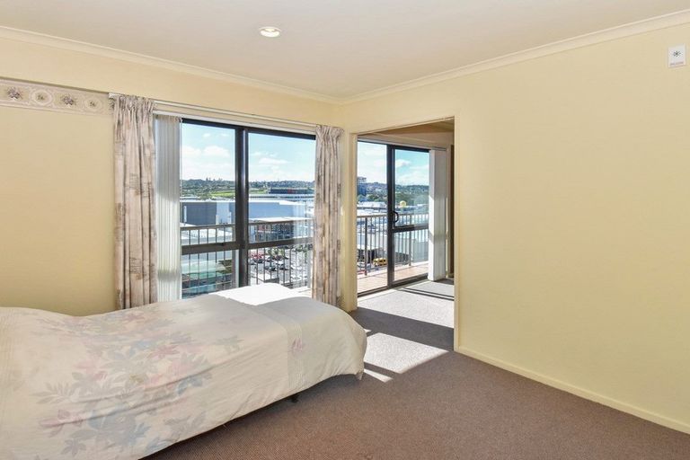 Photo of property in The Rennaissance, 10k/18 Ronwood Avenue, Manukau, Auckland, 2104
