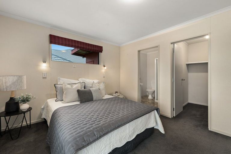 Photo of property in 21 Brooklyn Heights Drive, Kelvin Grove, Palmerston North, 4414