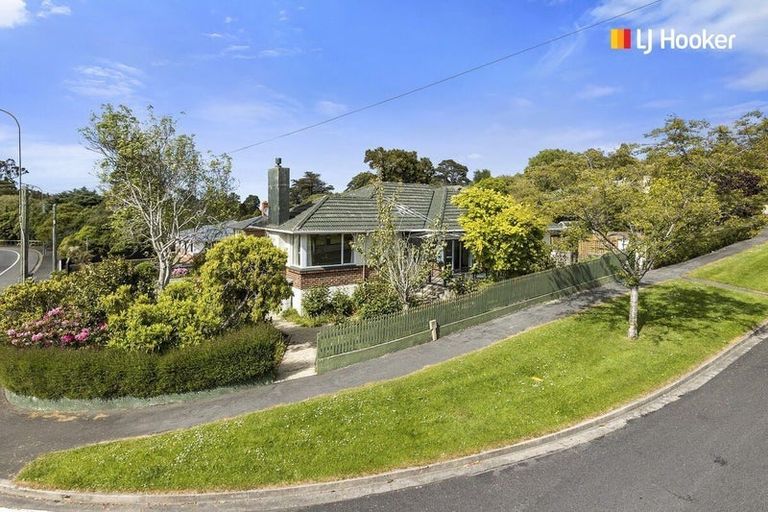 Photo of property in 1 Broomlea Street, Wakari, Dunedin, 9010