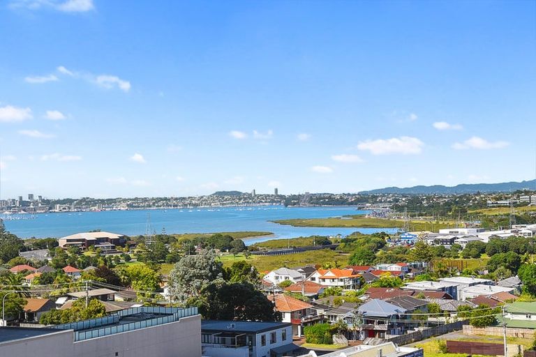 Photo of property in Sentinel Apartments, 805/3 Northcroft Street, Takapuna, Auckland, 0622